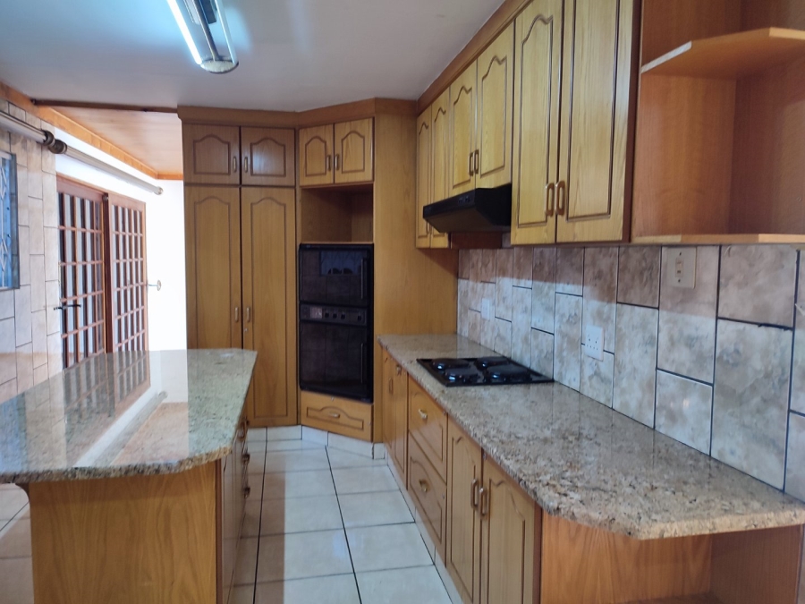 4 Bedroom Property for Sale in Fleurdal Free State